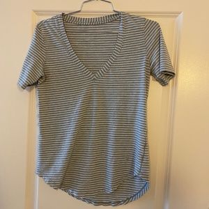 Lululemon Grey Striped V-Neck Love Tee Size 4